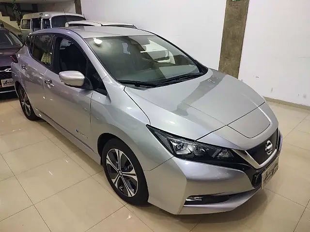 Foto de um nissan leaf b12p 40 elétrico 2020.