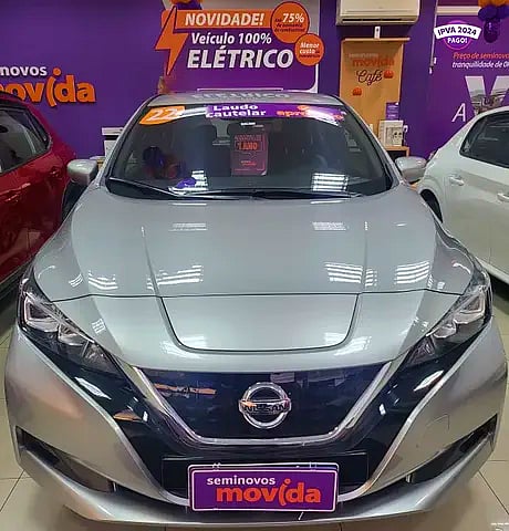 Foto de um nissan leaf ev.