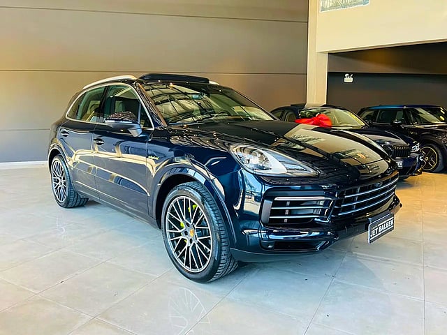 Foto de um porsche cayenne 2021 3.0 v6 e-hybrid awd tiptronic s.