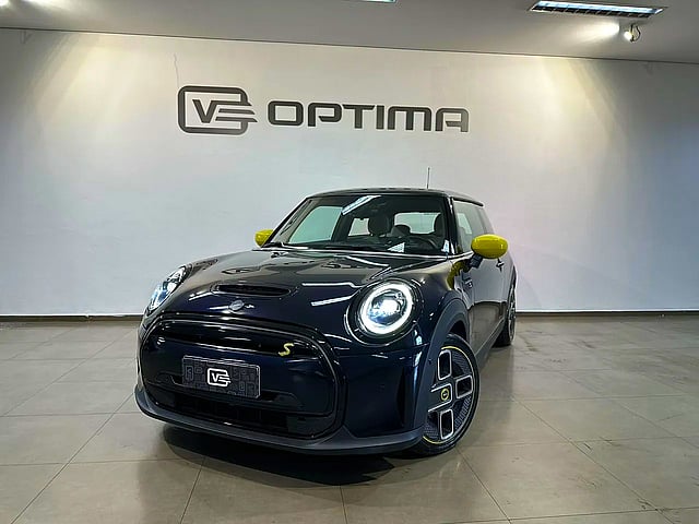 Foto de um mini cooper s (elétrico) (aut).