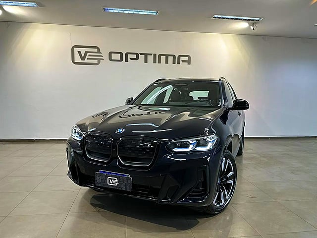 Foto de um bmw ix 3 m sport (aut.) (elétrico).