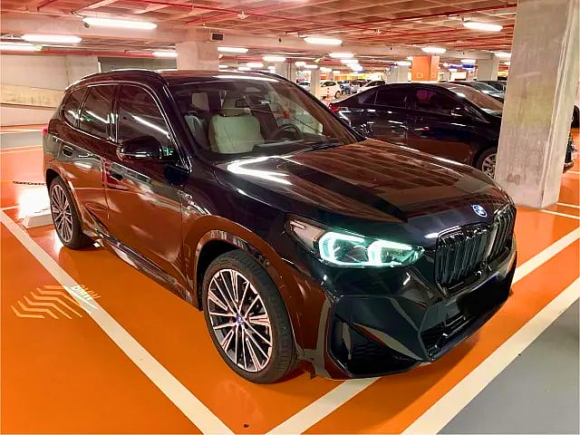 Foto de um bmw ix1 2024  xdrive30 m sport.