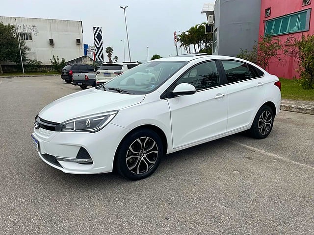 Foto de um chery arrizo arrizzo 5e 100% elétrico revisões na concessionária.