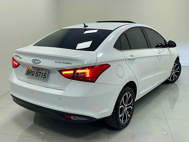 Foto de um chery arrizo 5 100% elétrico ( 37 mil km ).