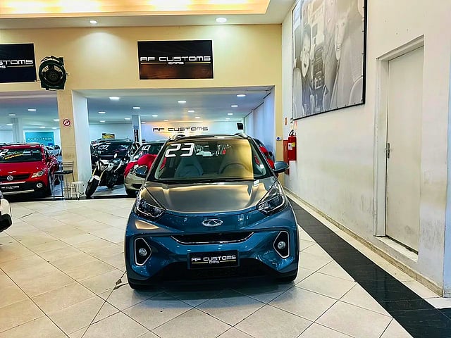 Foto de um chery icar 45 kw elétrico * carregamento em tomada doméstica *.