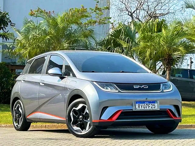 Foto de um byd dolphin ev (elétrico) 2024.