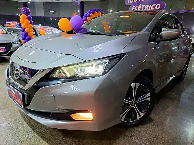 Foto de um nissan leaf 40 kwh tekna.