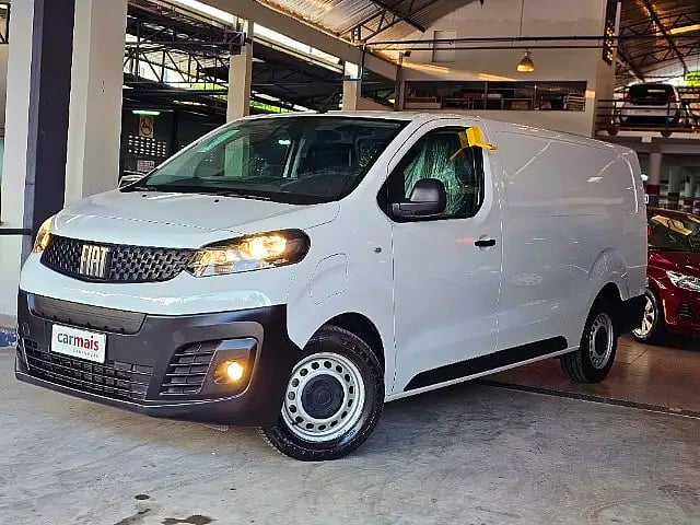 Foto de um fiat e-scudo 100% elétrica 2023.