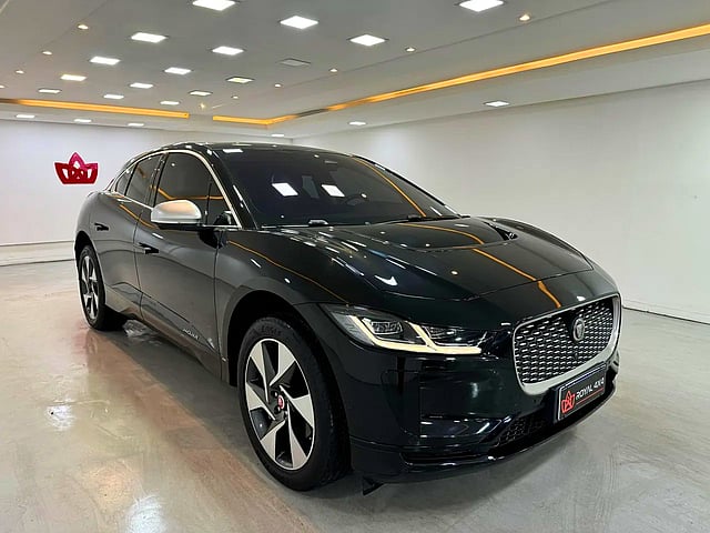 Foto de um jaguar i-pace 2021 90 kw ev400 se awd elétrico.