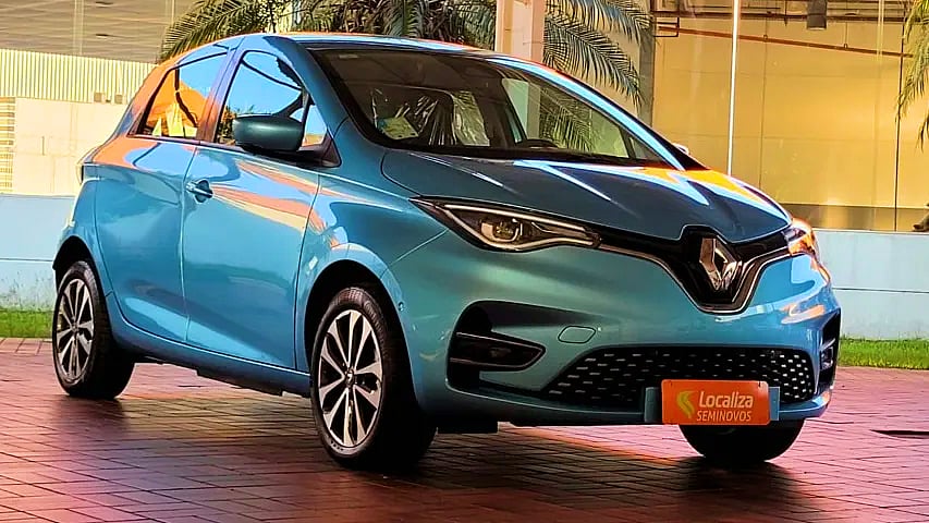 Foto de um renault zoe intense  21/22  azul  km  1.048.