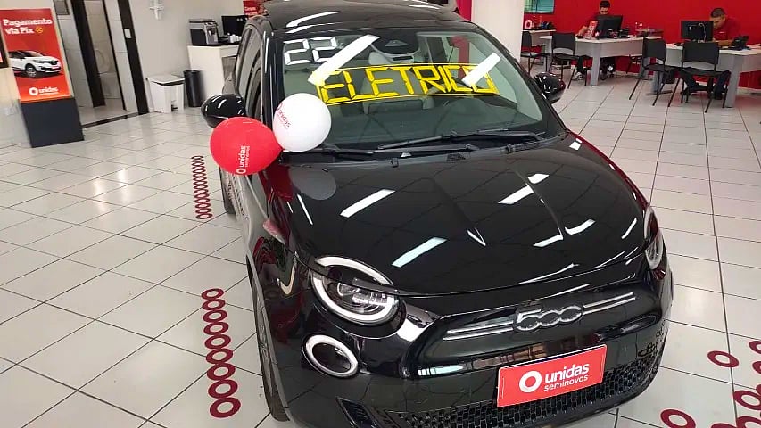 Foto de um fiat 500e icon - oportunidade unica - baixa km 9037.