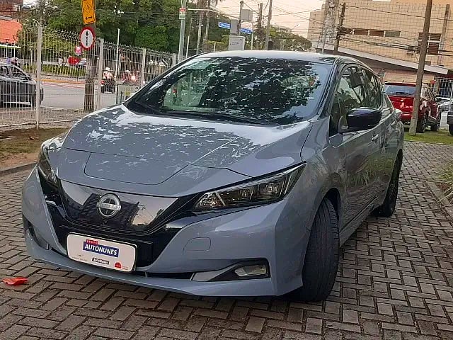 Foto de um nissan leaf b12p 40 elétrico 2023 com apenas 8mil km- falar com fernanda *.