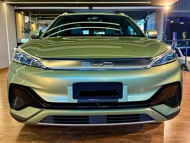 Foto de um byd yuan plus $   km2.000 ( teto solar ) novissimo.