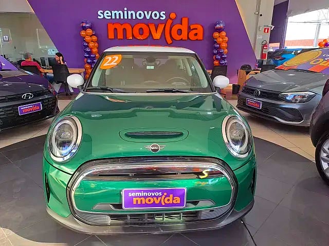 Foto de um mini cooper se exclusive (elétrico) (aut).