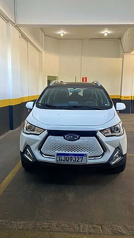 Foto de um jac iev 40 eletrico automatico.