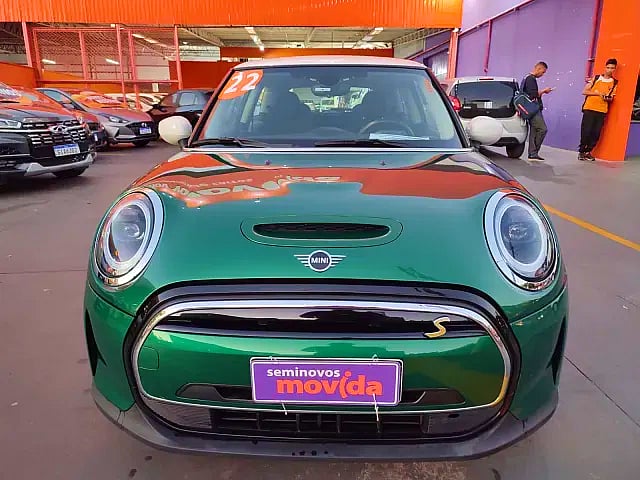 Foto de um mini cooper se exclusive (elétrico) (aut).