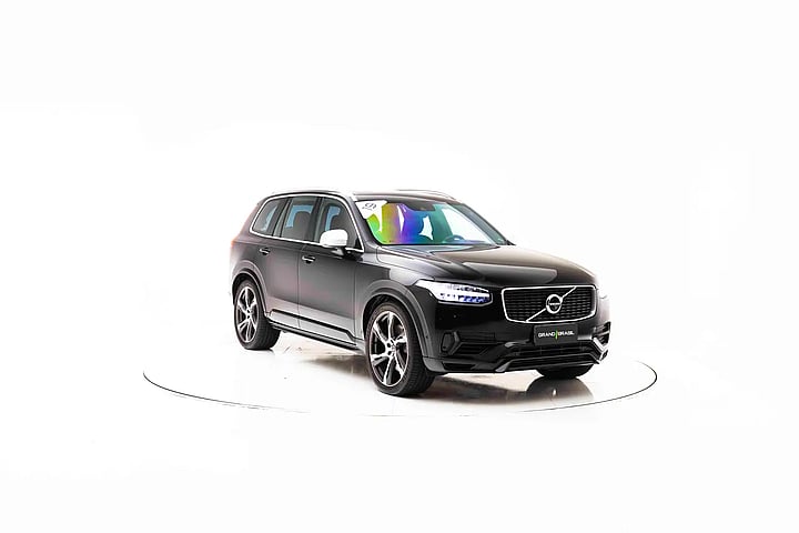 Foto de um volvo xc 90 r-design 2.0 (híbrido).