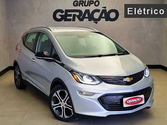 Foto de um chevrolet bolt premier 2020 (baixo km) (abaixo da fipe).