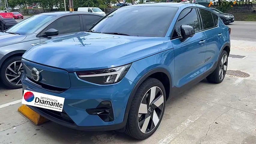 Foto de um volvo c40 2023 twin ultimate (elétrico).