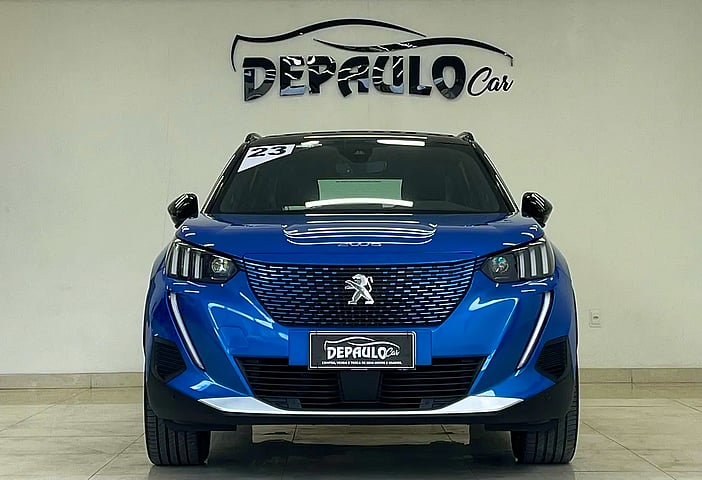 Foto de um peugeot e-2008 gt elétrico 2023 apenas 7 mil km.