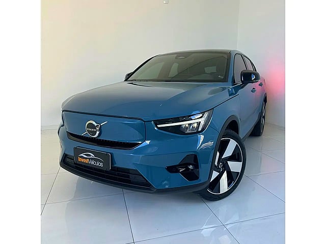 Foto de um volvo c40 2023 p8 recharge twin electric ultimate awd.