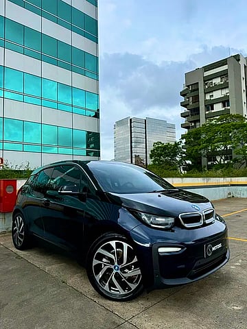 Foto de um bmw i3 bev full 2022.