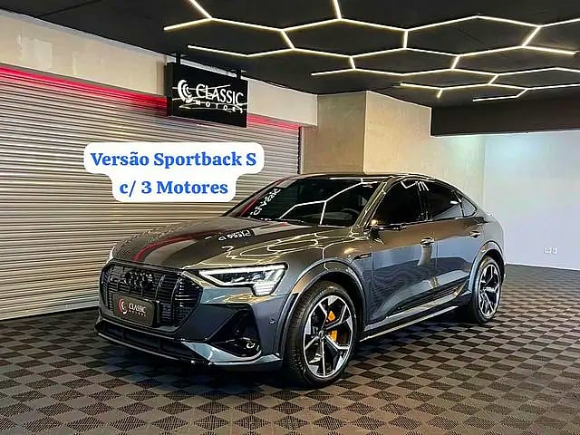 Foto de um audi e-tron elétrico sportback s quattro.