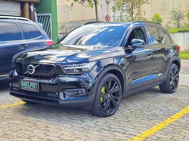 Foto de um volvo xc40 xc 40 recharge pe 2022.