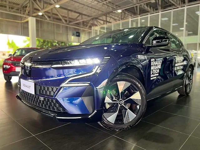 Foto de um renault megane e-tech 100% elétrico (0 km).