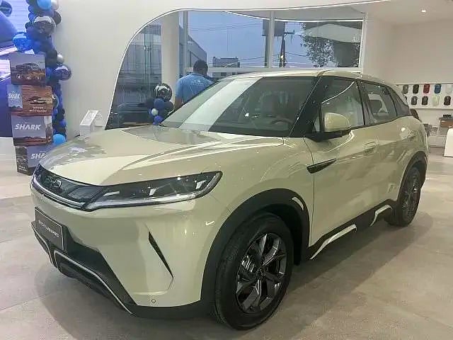 Foto de um byd yuan plus yuan pro branco 2025.