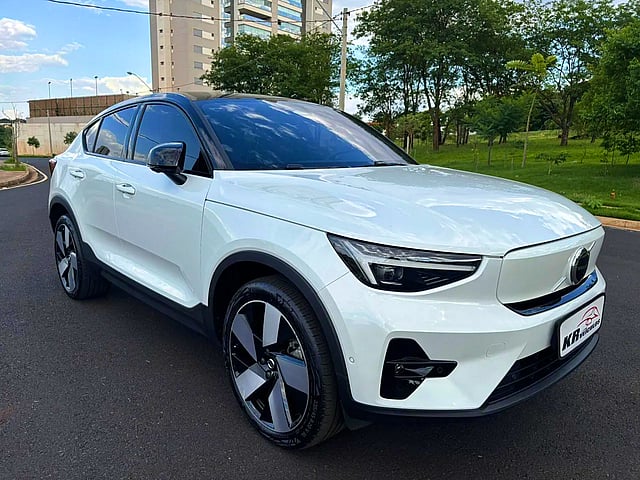 Foto de um volvo c40 p8 recharge 2022 branca 2022/2022.