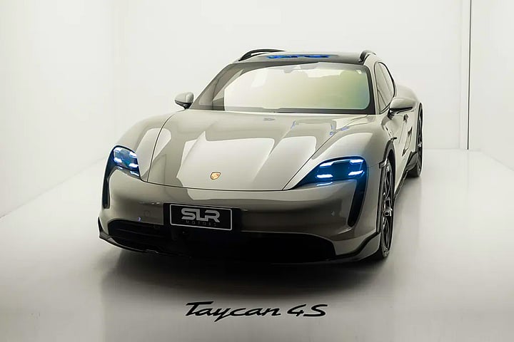 Foto de um porsche taycan porche  4s (elétrico) (elétrico).