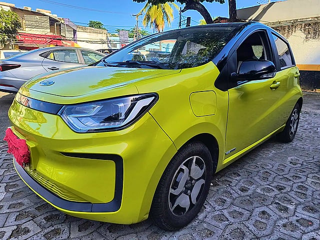 Foto de um jac e-js1 e-jsa shc 100% elétrico 2023.