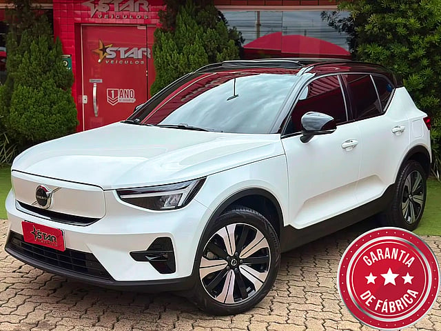 Foto de um volvo xc40 recharge plus (elétrico).