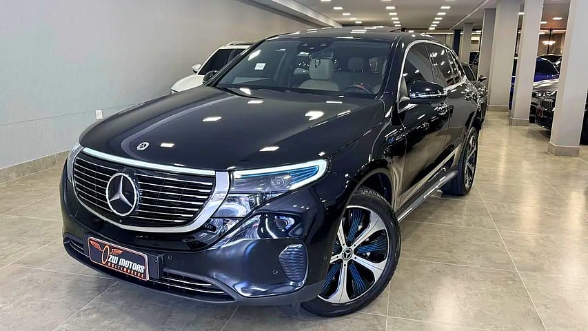 Foto de um mercedes-benz eqc mercedes 400 2021.