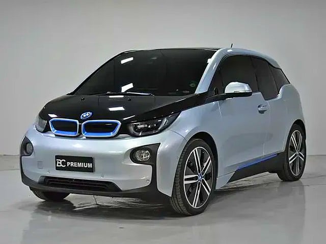 Foto de um bmw i3 rex e-drive.