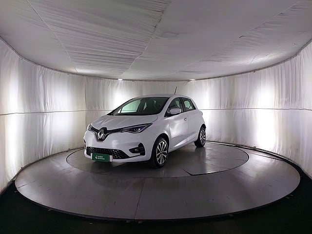 Foto de um renault zoe 2023 z.e. 50 intense elétrico.