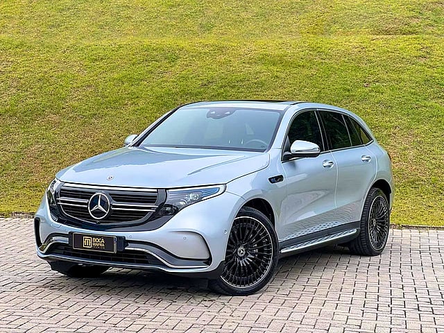 Foto de um mercedes-benz eqc 400  4 matic line prata 2023/2023.