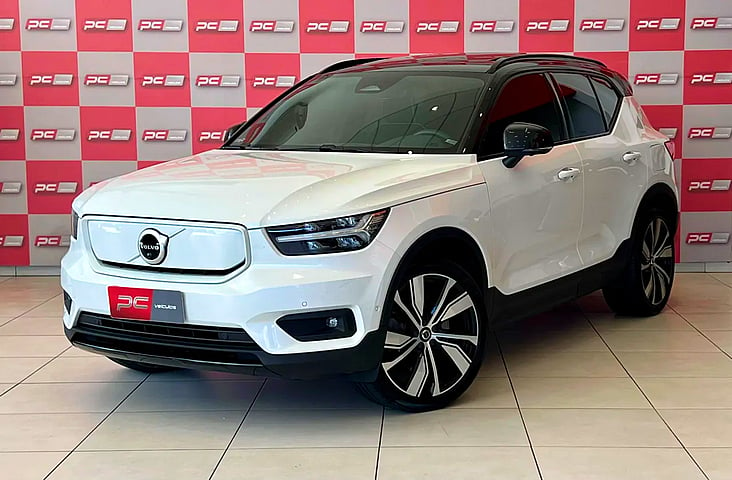 Foto de um volvo xc 40 recharge pure eletric (elétrico) 2022 gasolina.