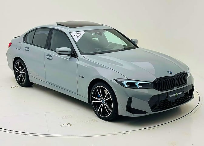 Foto de um bmw 330e m sport 2.0 turbo (aut.) (híb.).