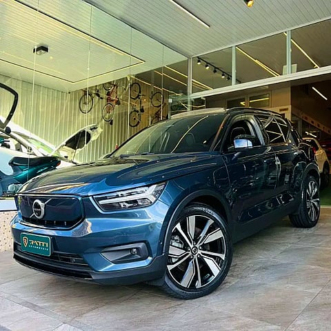 Foto de um volvo xc40 xc 40 recharge pure eletric (elétrico).