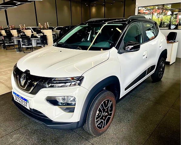 Foto de um renault kwid intense elétrico 2022/2023.