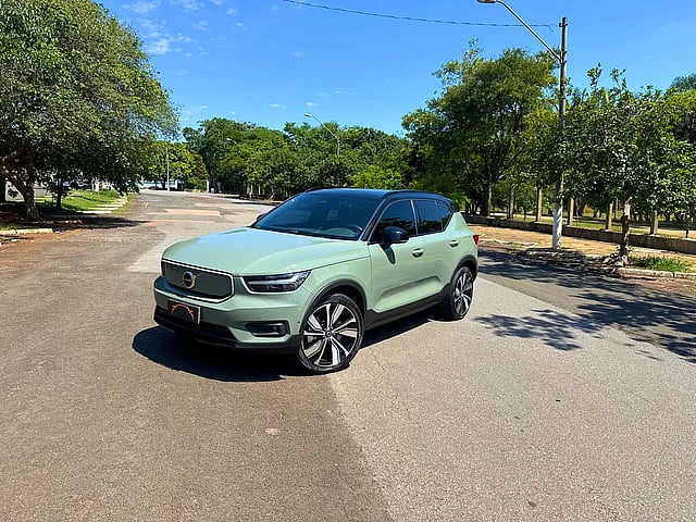 Foto de um volvo xc40 recharge t8 2022 - oportunidade! top de linha, 2 motores elétricos.