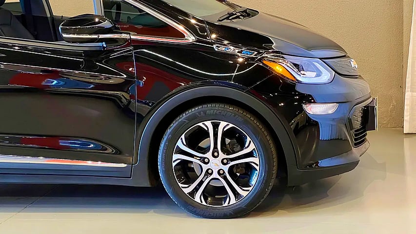 Foto de um chevrolet bolt ev premier 203cv (elétrico).