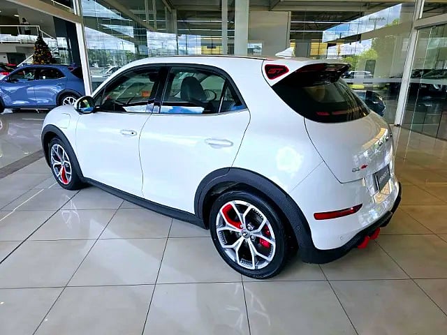 Foto de um gwm ora 03 63 kw elétrico gt 2023/2023.