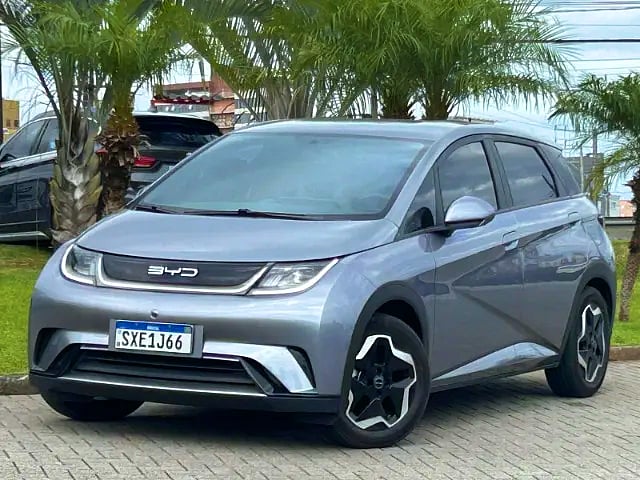 Foto de um byd dolphin ev elétrico 2024.