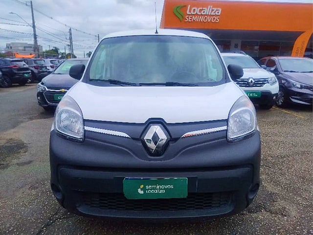 Foto de um renault kangoo 2022 33 kw z.e. maxi elétrico.