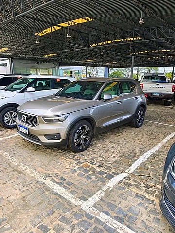 Foto de um volvo xc40 xc 40 t5h inscrip.