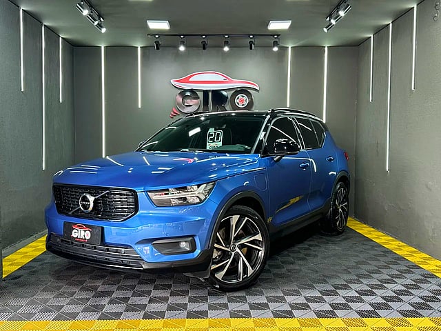 Foto de um volvo xc40 t-5 r-design 1.5 fwd (híbrido)  azul 2020/2020.