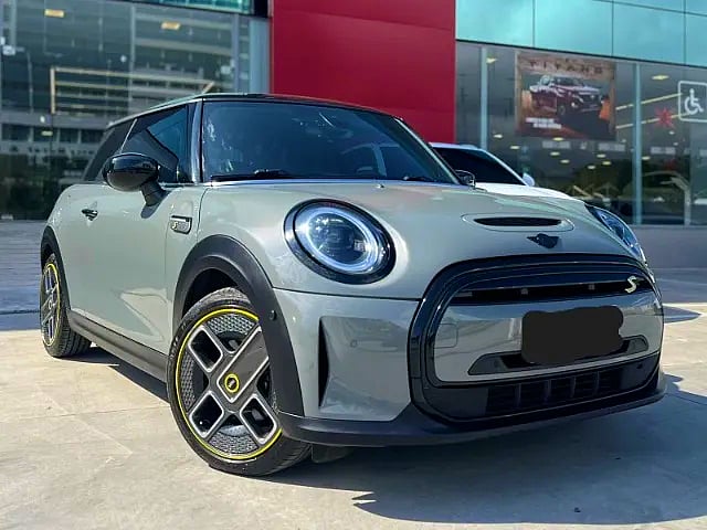 Foto de um mini cooper s elétric 2022 - apenas 16.000kms - sem detalhes!.